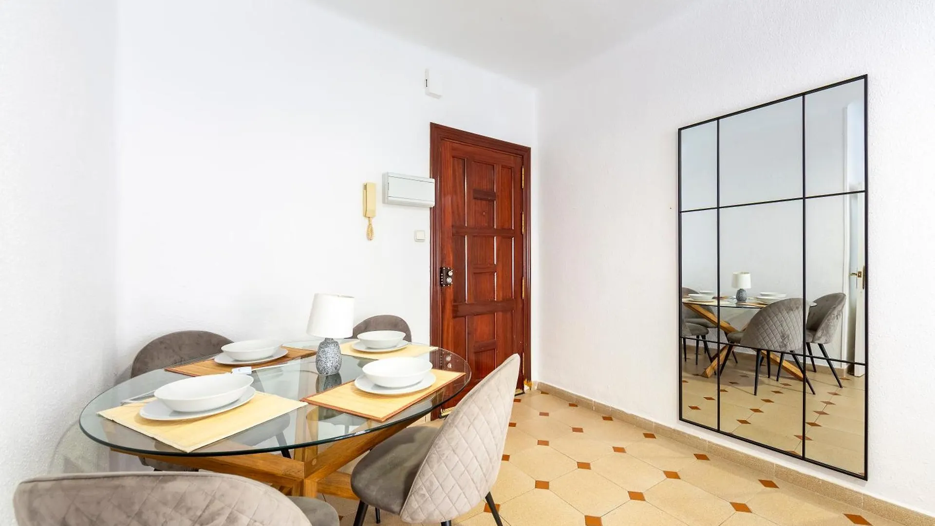 Bilbao 22 Apartamento Comodo Almería 0*,